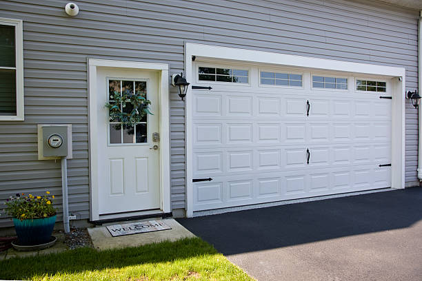 24/7 Emergency Garage Door experts in St. Elmo, IL